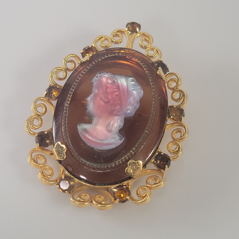 Vintage Juliana D&E Celebrity Cameo Brooch Pendant Gold Tone Rhinestones